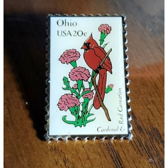 OHIO USA 20 Cent Commemorative Stamp Lapel Pin CARDINAL & RED CARNATION 1989 - Picture 1 of 4